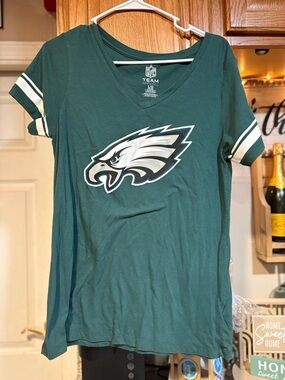 NFL Women's Green V-Neck Philadelphia Eagles Tee with White Accents